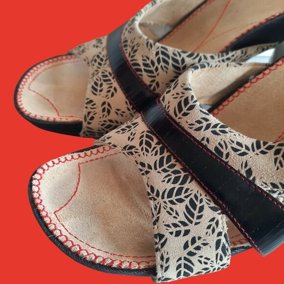 Y2K Diesel Suede Leather Mules Sandals Slip On Heels US Size 7 Beige Black - Picture 3 of 8